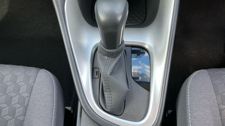 Toyota Yaris 1.5 Hybrid Design 5dr CVT Hybrid Hatchback